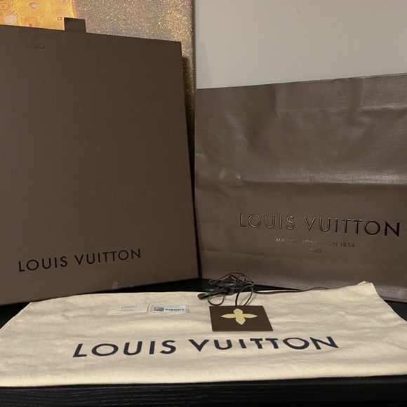 Louis Vuitton Neverfull MM Rose Ballerine - Picture 12 of 16